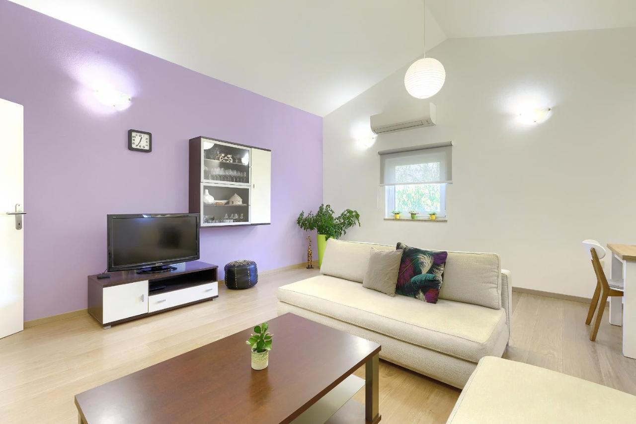 Homestay Pula Bagian luar foto