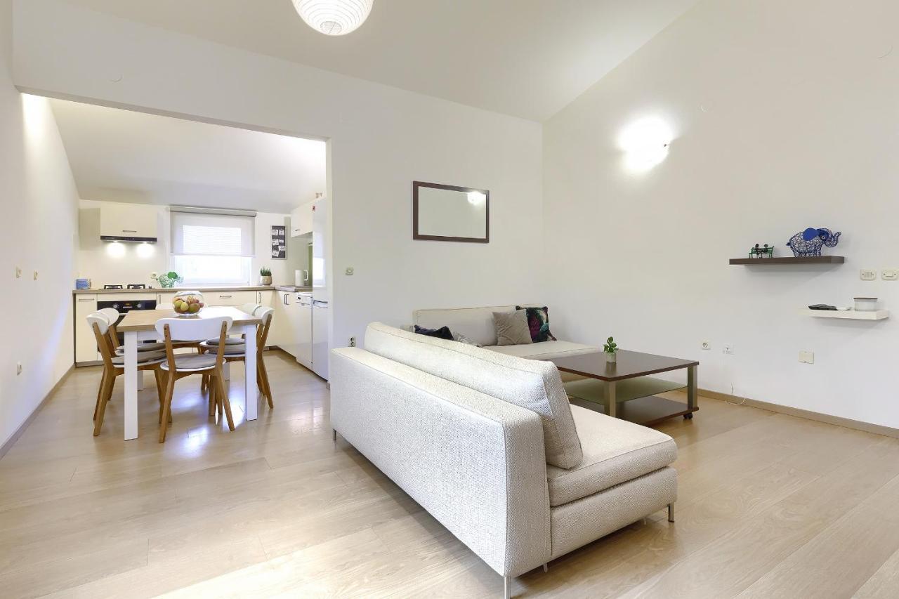 Homestay Pula Bagian luar foto