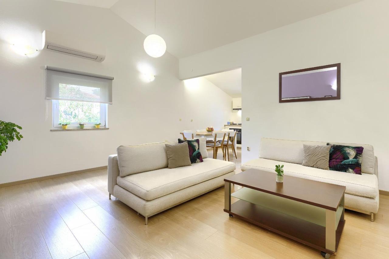 Homestay Pula Bagian luar foto