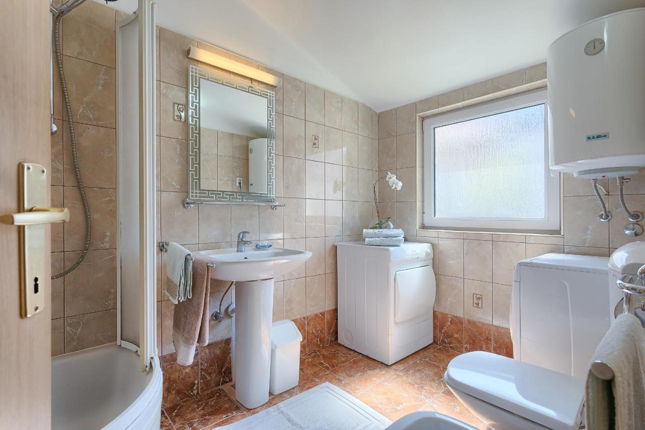 Homestay Pula Bagian luar foto