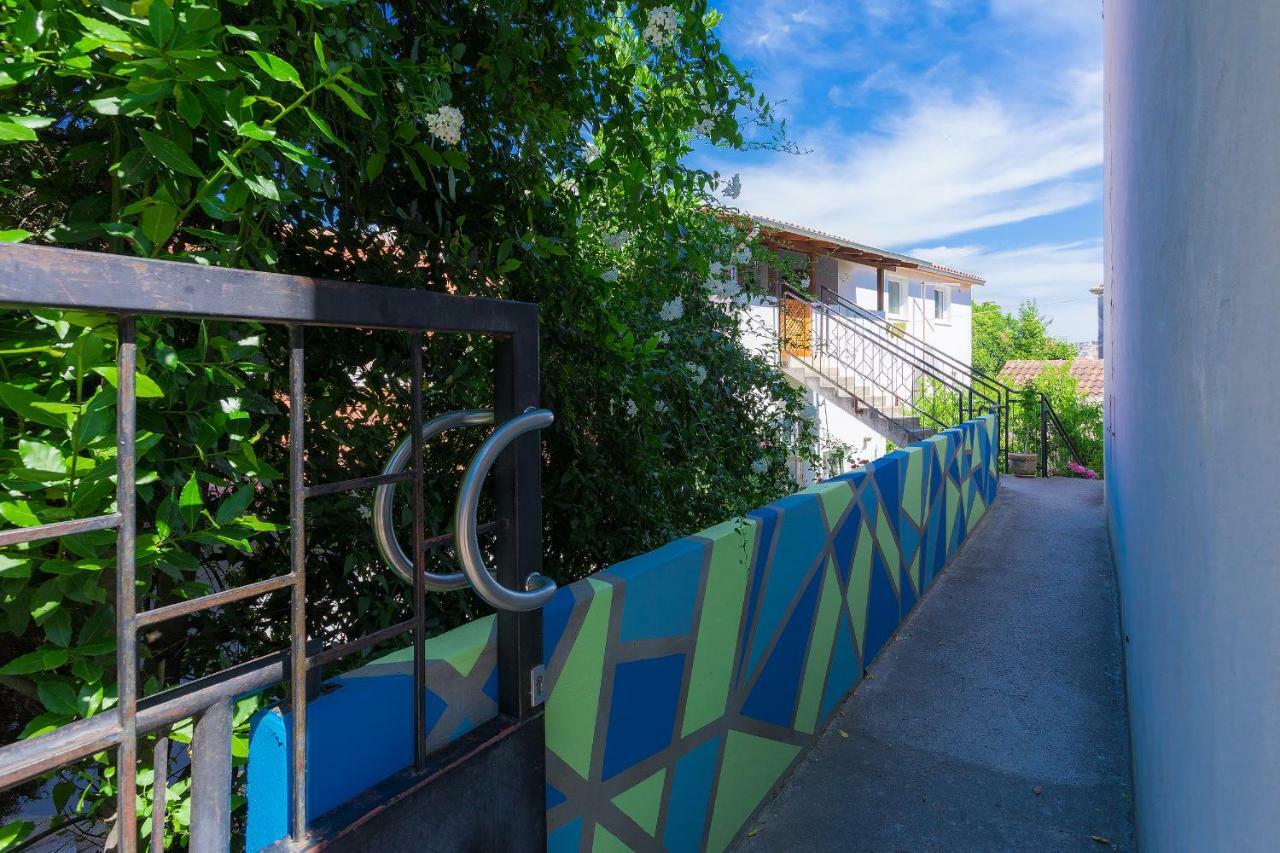 Homestay Pula Bagian luar foto